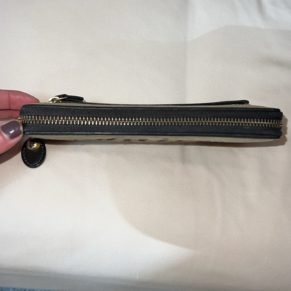 Juicy Couture Velour Zip Around Sectional Wallet - Picture 4 of 4